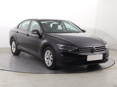 Volkswagen Passat B8 , Salon Polska, VAT 23%, Klimatronic, Tempomat, Parktronic-1