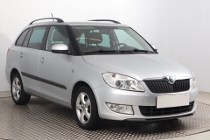 Skoda Fabia II , Klimatronic, Tempomat, Parktronic, Podgrzewane siedzienia,