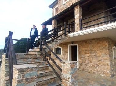 Piękny kamienny dom z widokiem na Morze Egejskie i Zatokę Eubejską - okazja!-1