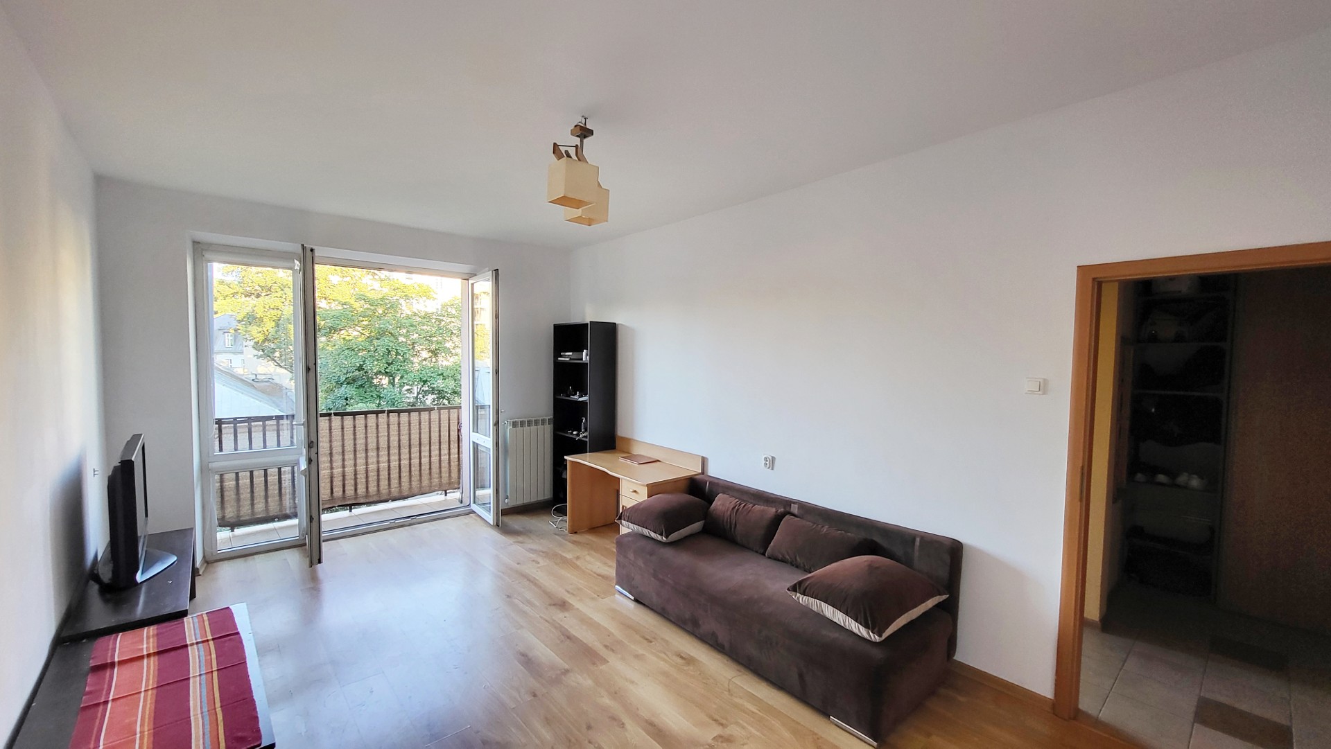 Wynajmę kawalerkę Łódź Uniwersytecka 22/30 balkon, kuchnia, parking – pohled 2