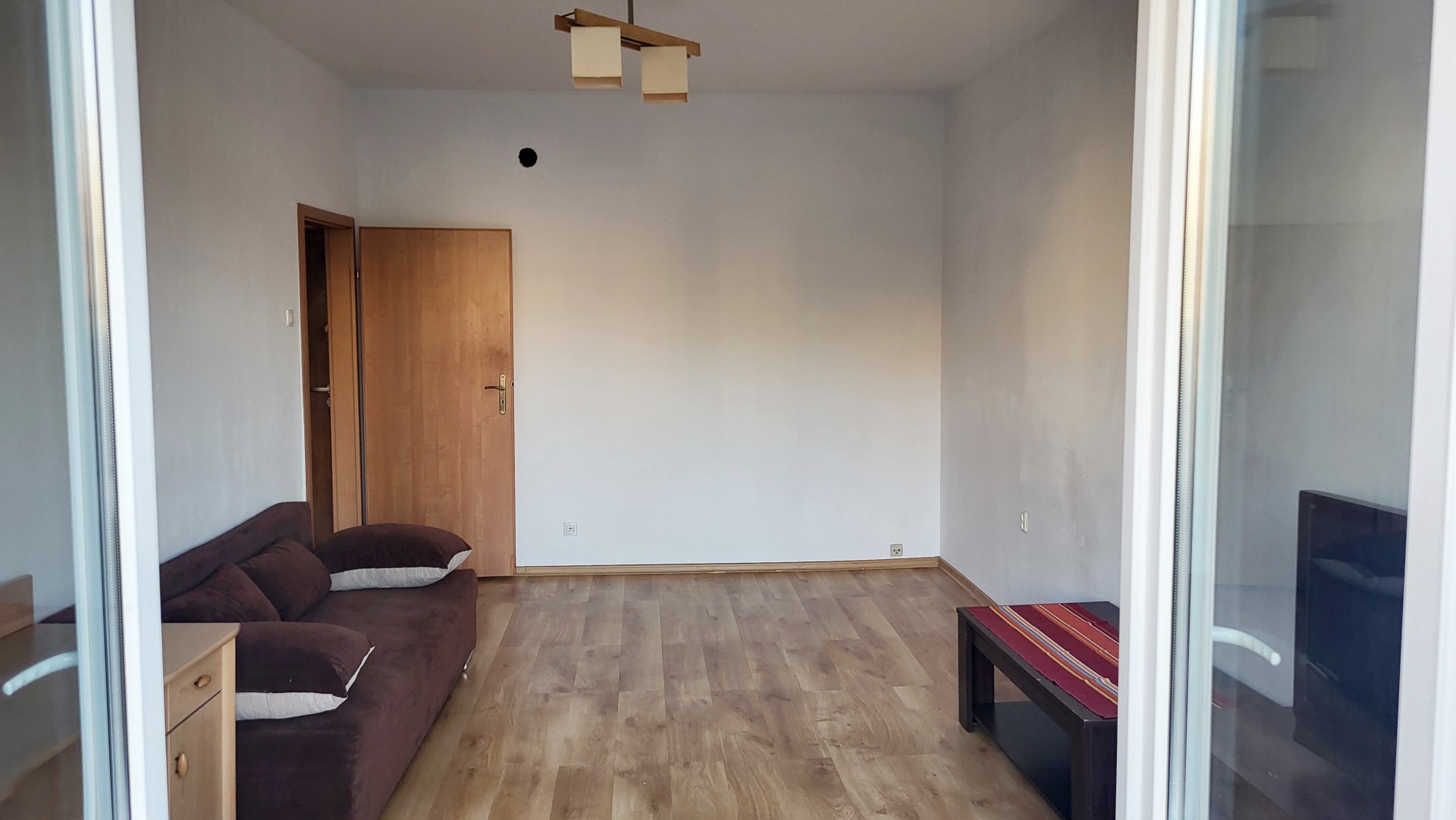 Wynajmę kawalerkę Łódź Uniwersytecka 22/30 balkon, kuchnia, parking – další