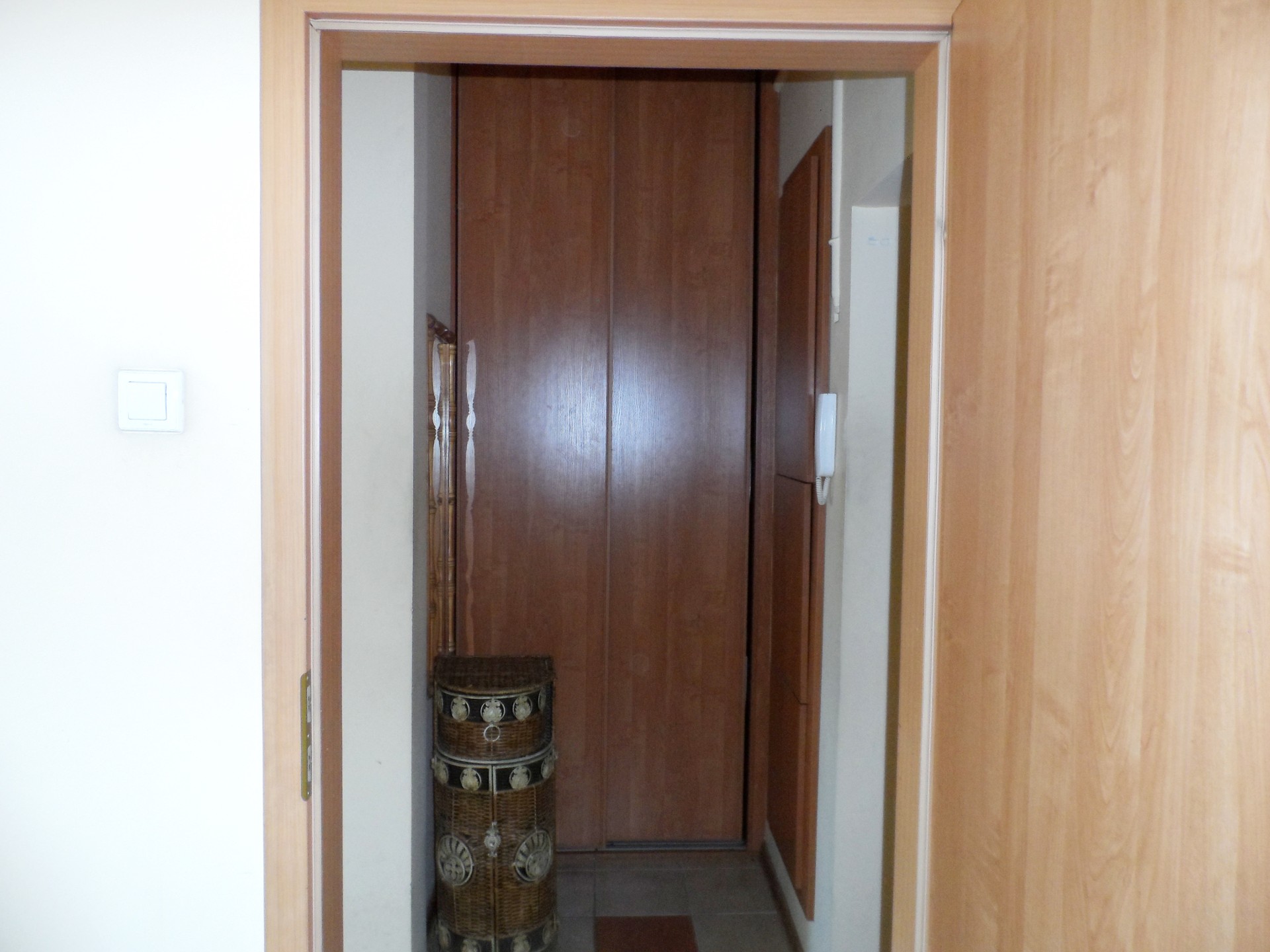 Wynajmę kawalerkę Łódź Uniwersytecka 22/30 balkon, kuchnia, parking – pohled 6