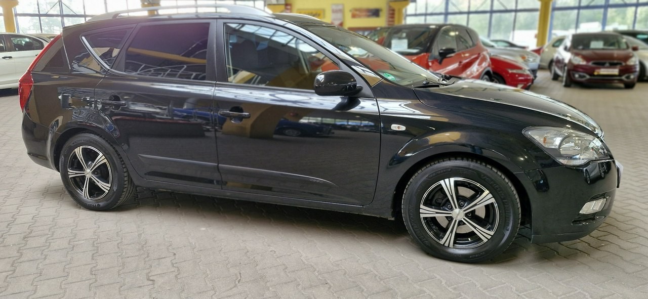 Kia Cee'd I ZOBACZ OPIS !! W podanej cenie roczna gwarancja