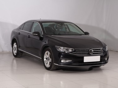Volkswagen Passat B8 , Salon Polska, Automat, Skóra, Navi, Klimatronic, Tempomat,-1