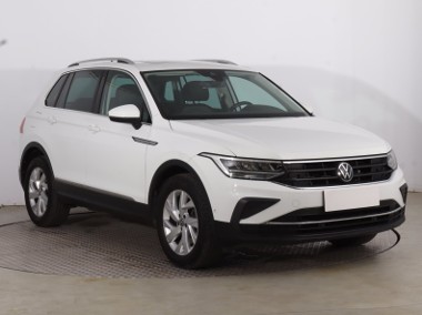 Volkswagen Tiguan , Salon Polska, DSG, Navi, Klimatronic, Tempomat, Parktronic,-1