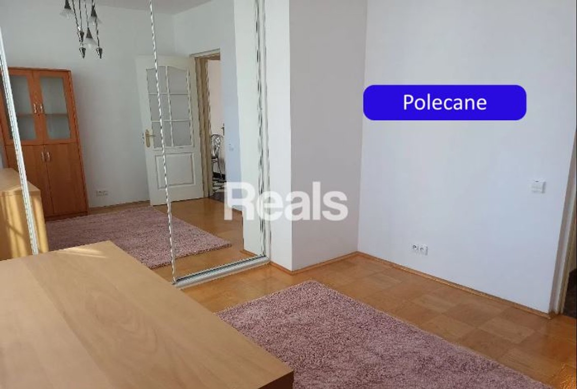 Przy stacji metra Rondo Daszyńskiego – další