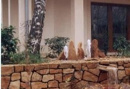 Kamień do budowy ogrodzeń na ogrodzenia mury murki skalne piaskowiec