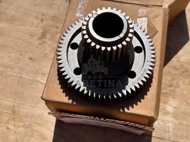 John Deere R301574 R569241 R555005 R555009 Wał wejściowy planetarny IVT-1