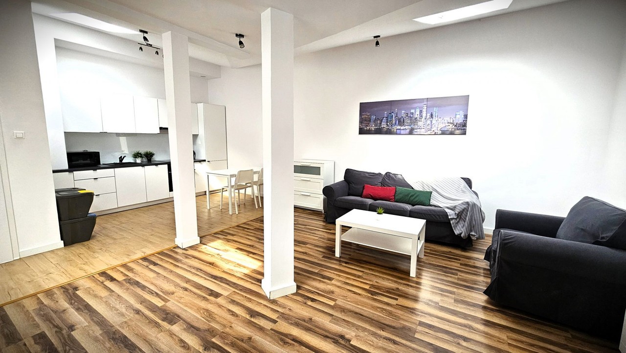 Dwupokojowe mieszkanie w zrewitalizowanej kamienicy w centrum., Łódź