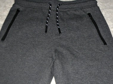 RESERVED : rozmiar 140 : śliczne zadbane spodnie dresowe dla chłopca-1
