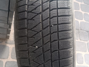 Sprzedam Używane (35 tys km) Zimowe opony KUMHO w rozm.215 60 R17..Cena za 4 szt-1