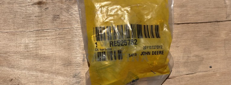 John Deere RE525782 Łącznik Kolankowy-1