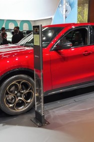 Alfa Romeo Stelvio Turbo Intensa Q4 2.0 Turbo Intensa Q4 (280KM) Lakier specjalny czerwony-2