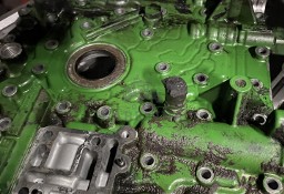 John Deere 6120 6220 6320 7220 7320 - pokrywa skrzyni biegów R156471