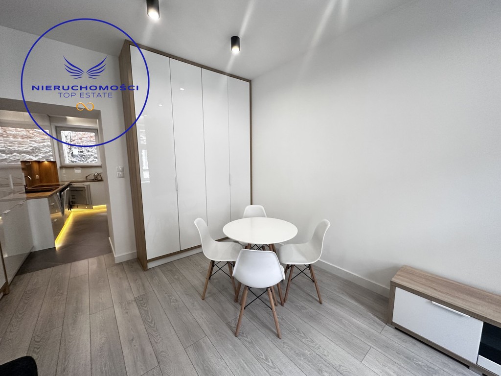 Przytulna i jasna kawalerka 35 m² na wynajem - Widok 3