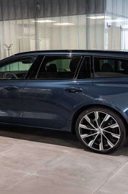 Volvo V60 II B4 B Plus Dark B4 B Plus Dark 2.0 (211KM)| Dach panoramiczny-2