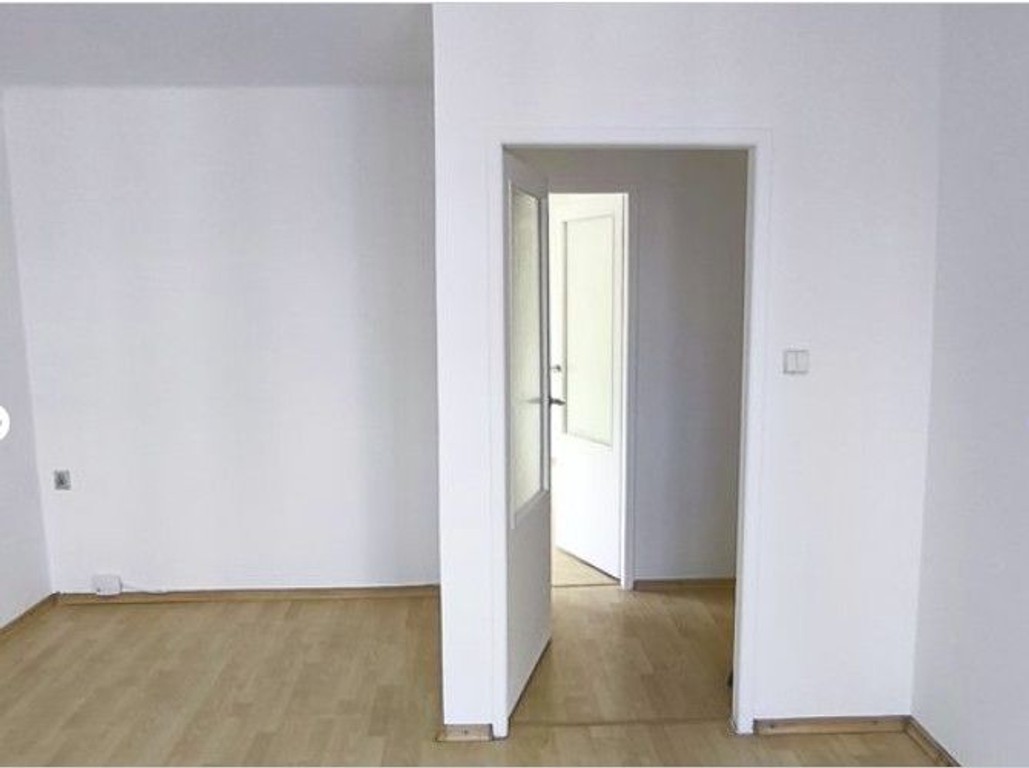 Chmielna, 3 pokoje, osobna kuchnia, balkon - Widok 5