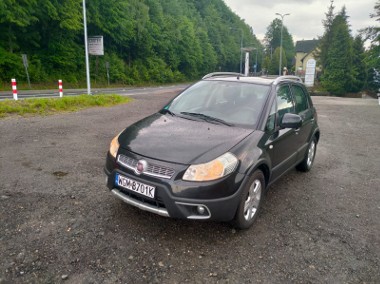 Zadbane i oszczędny Fiat Sedici-1
