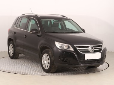 Volkswagen Tiguan , Xenon, Klimatronic, Tempomat, Parktronic,-1