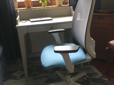 Ergonomiczne krzesło biurowe-2