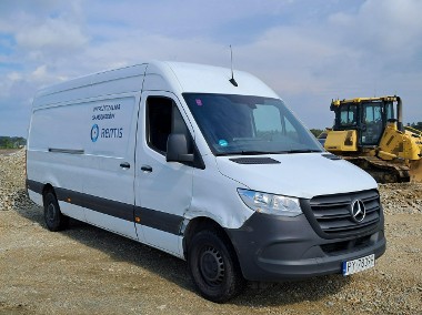 Mercedes-Benz Sprinter-1