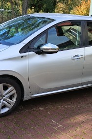 Sprzedam Peugeot 208-2