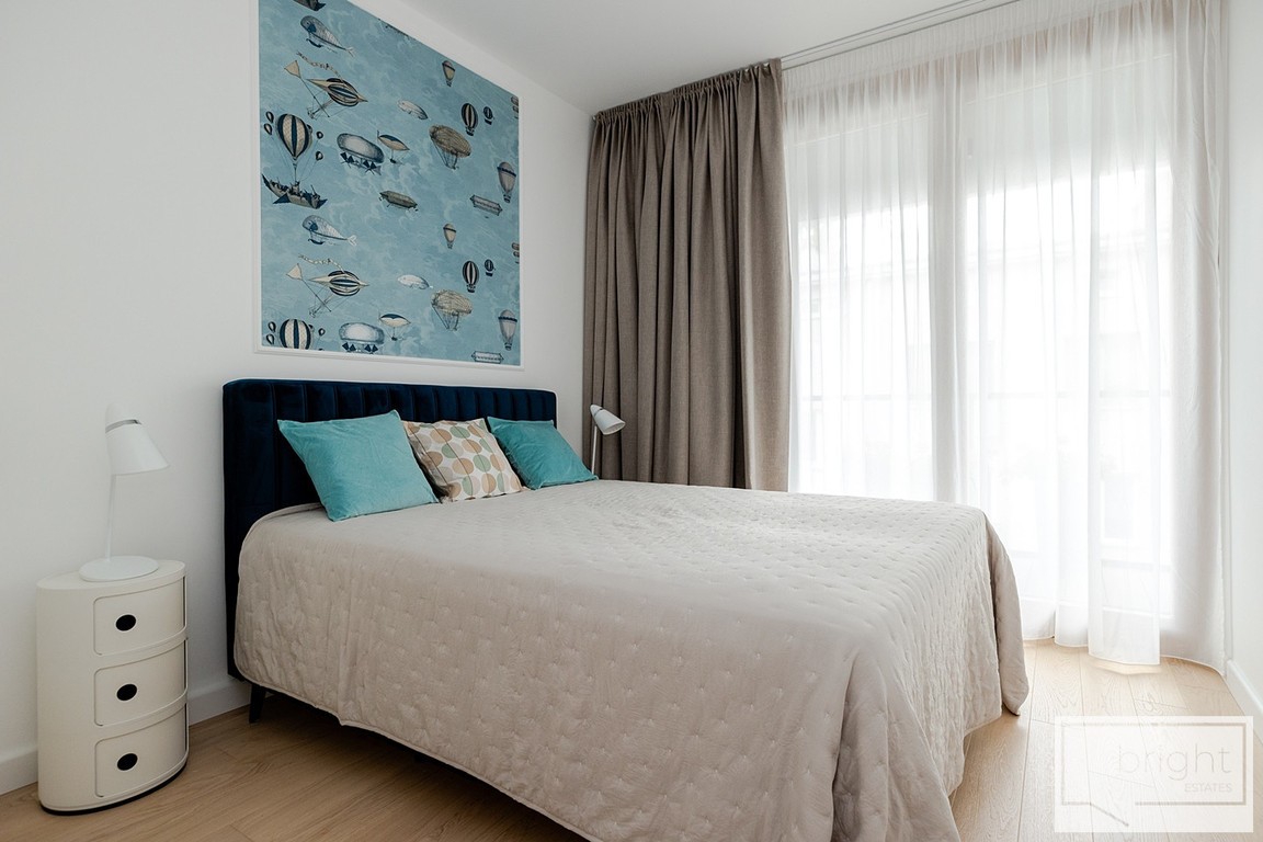 Apartamentowiec / balkon / klimatyzacja, Warszawa