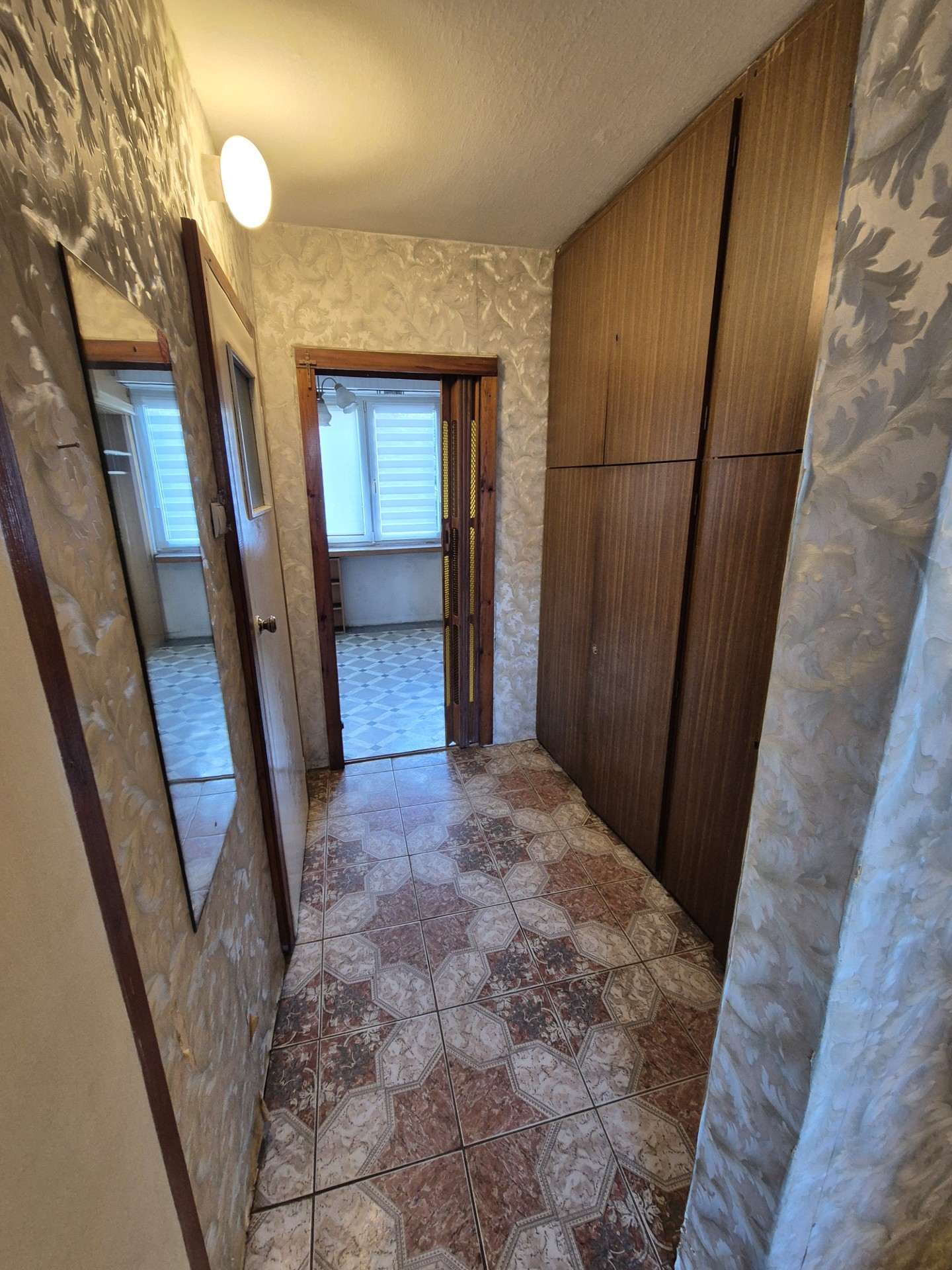 Trzypokojowe mieszkanie 54,66 m² do remontu i własnej aranżacji – pohled 5