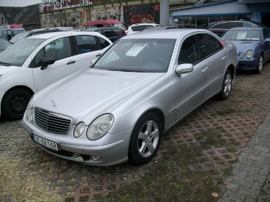 Mercedes-Benz Klasa E W211 Mercedes E 220-1