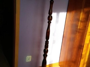 lampa stojąca podłogowa z drewna-1