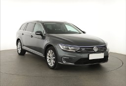 Volkswagen Passat B8 , 1. Właściciel, Serwis ASO, Automat, Navi, Klimatronic,