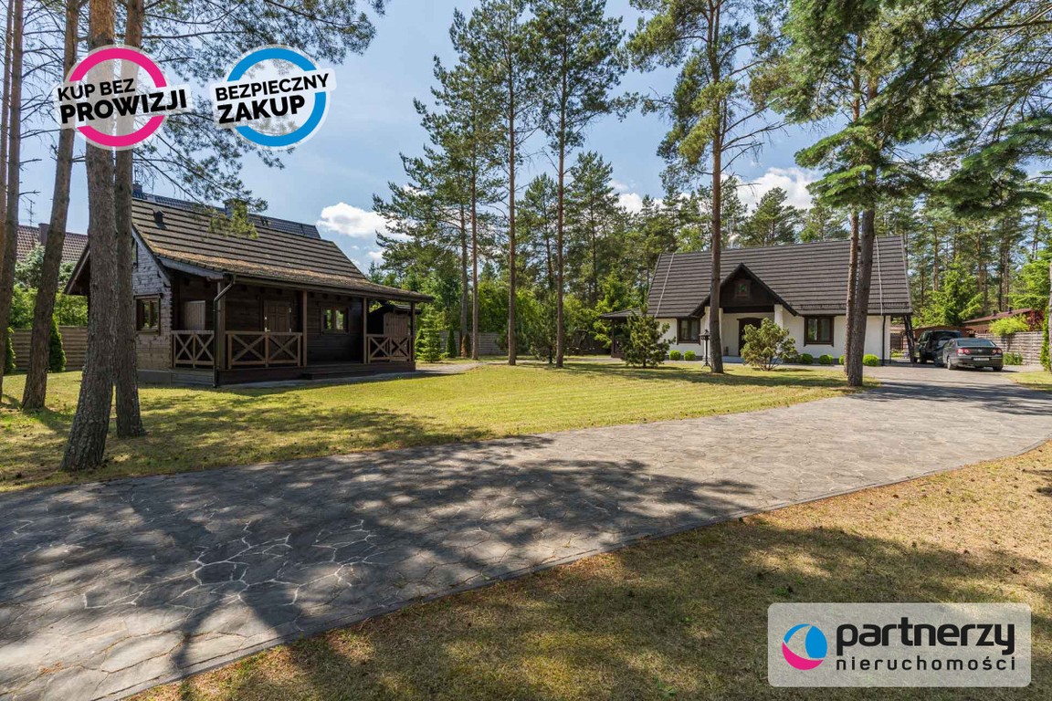 Dwa domy na działce 1823 m² – gotowa inwestycja