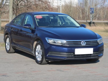 Volkswagen Passat B8 , Salon Polska, VAT 23%, Navi, Klimatronic, Tempomat,-1