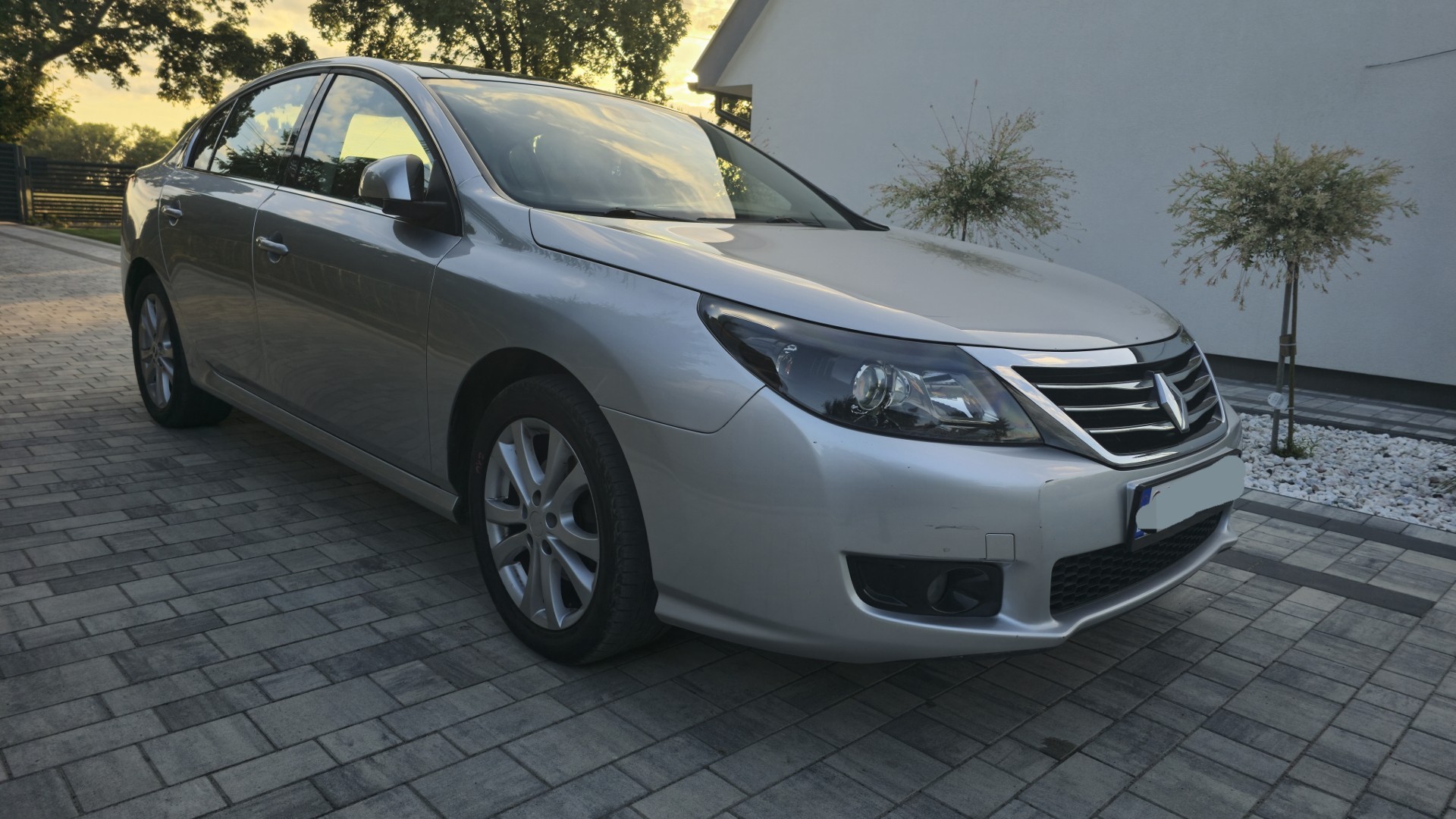 Renault Latitude 2.0 dci Czysty Zadbany Bezwypadkowy