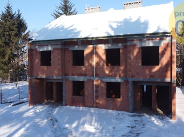 <p>Mieszkanie trzypokojowe z dużym ogródkiem</p>-1