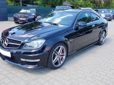 Mercedes-Benz Klasa C W204 C63 amg-1