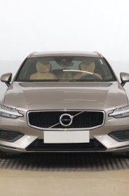 Volvo V60 II , Serwis ASO, Automat, VAT 23%, Skóra, Navi, Klimatronic,-2