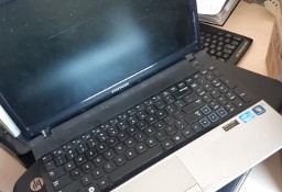 Laptop Samsung NP300E5A-S05PL. - używany. Uszkodzony jeden zawias 