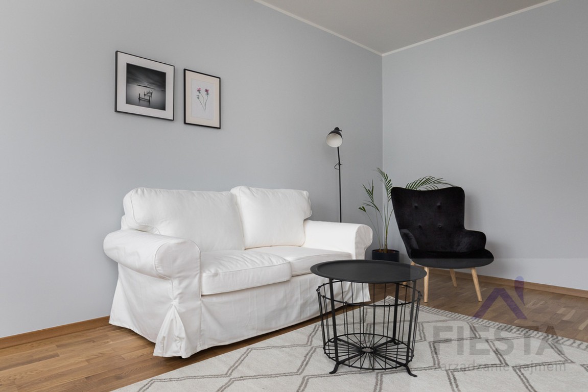 3 pokoje/ ul. Bonifraterska/ 61 m²/ od 01.08 - Widok 3