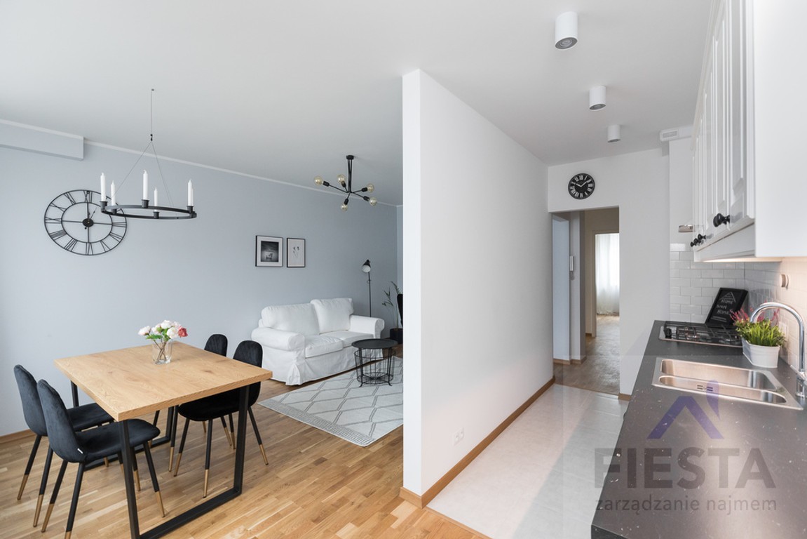 3 pokoje/ ul. Bonifraterska/ 61 m²/ od 01.08 - Widok 6