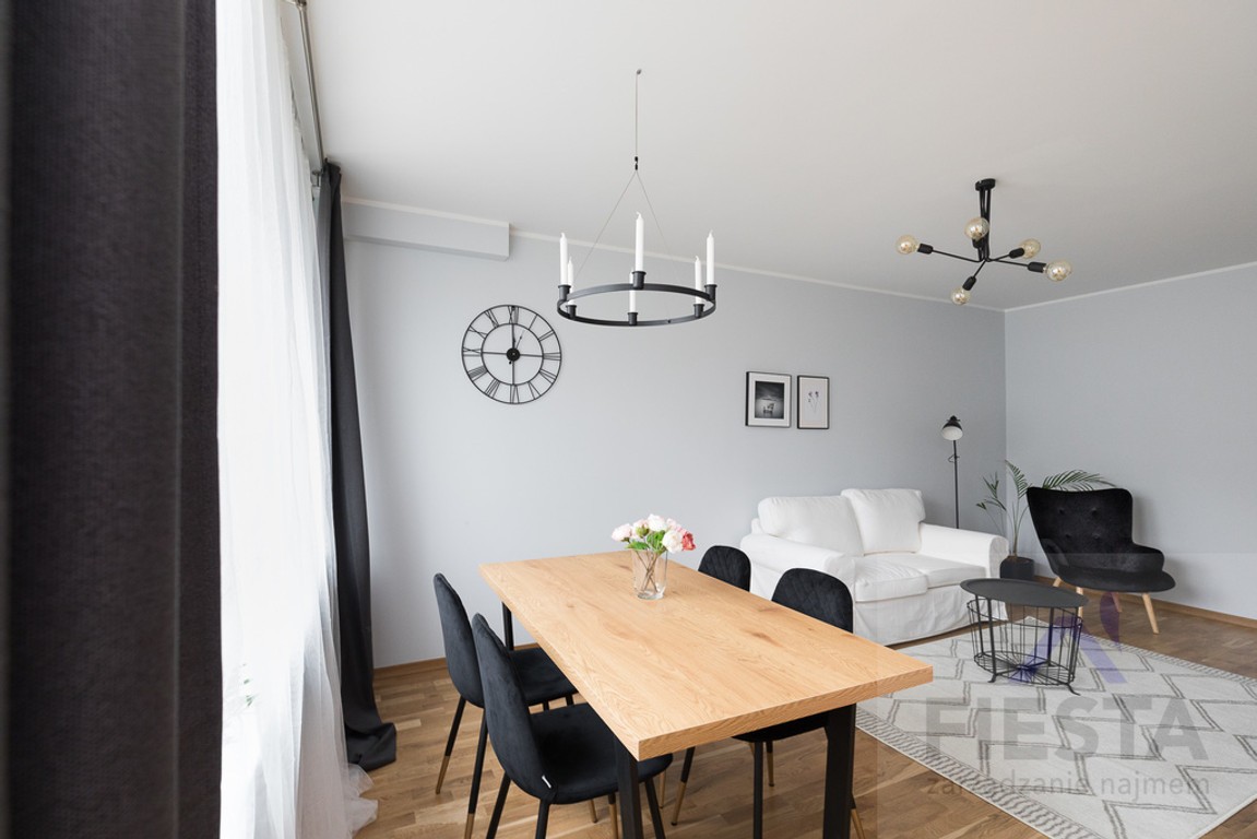 3 pokoje/ ul. Bonifraterska/ 61 m²/ od 01.08 - Więcej