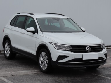 Volkswagen Tiguan , Salon Polska, 1. Właściciel, Serwis ASO, DSG, VAT 23%,-1