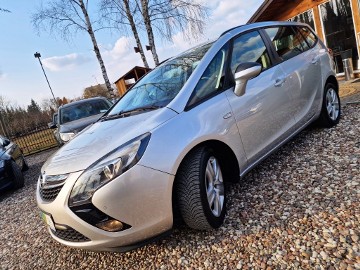 7 Osobowy , 1.4 Benzyna , Sprowadzony , Zarejestrowany , Pełna Dok