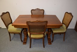 stół rozkładany i cztery krzesła