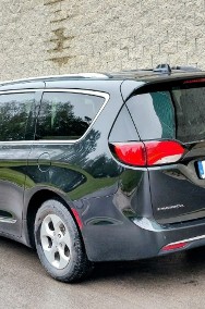 Chrysler Pacifica-2