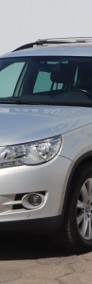 Volkswagen Tiguan , Salon Polska, Klimatronic, Parktronic,ALU-3