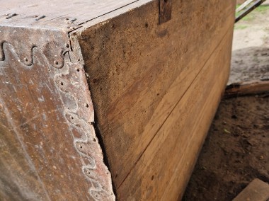 Stary drewniany kufer-1