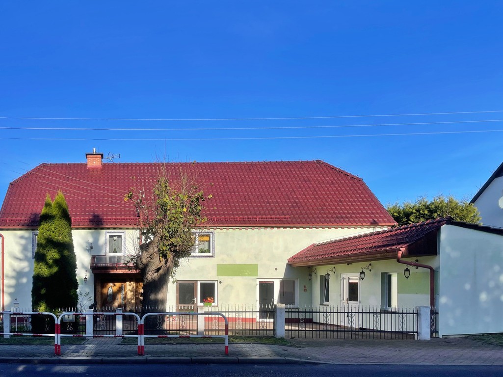 Dom na sprzedaż, 9 pokoi, 185 m², Radomierzyce