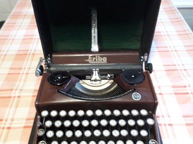 Maszyna do pisania Erika Neuman, walizkowa 33x31x14 cm, z polską klawiaturą,-1