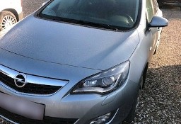 Opel Astra J 1.4 T benzyna 140 koni, lekko uszkodzony